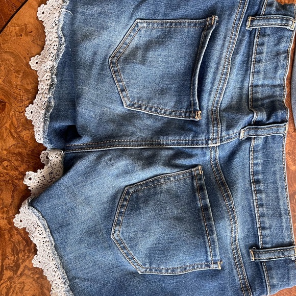 lot of Two jeans shorts - Picture 4 of 5